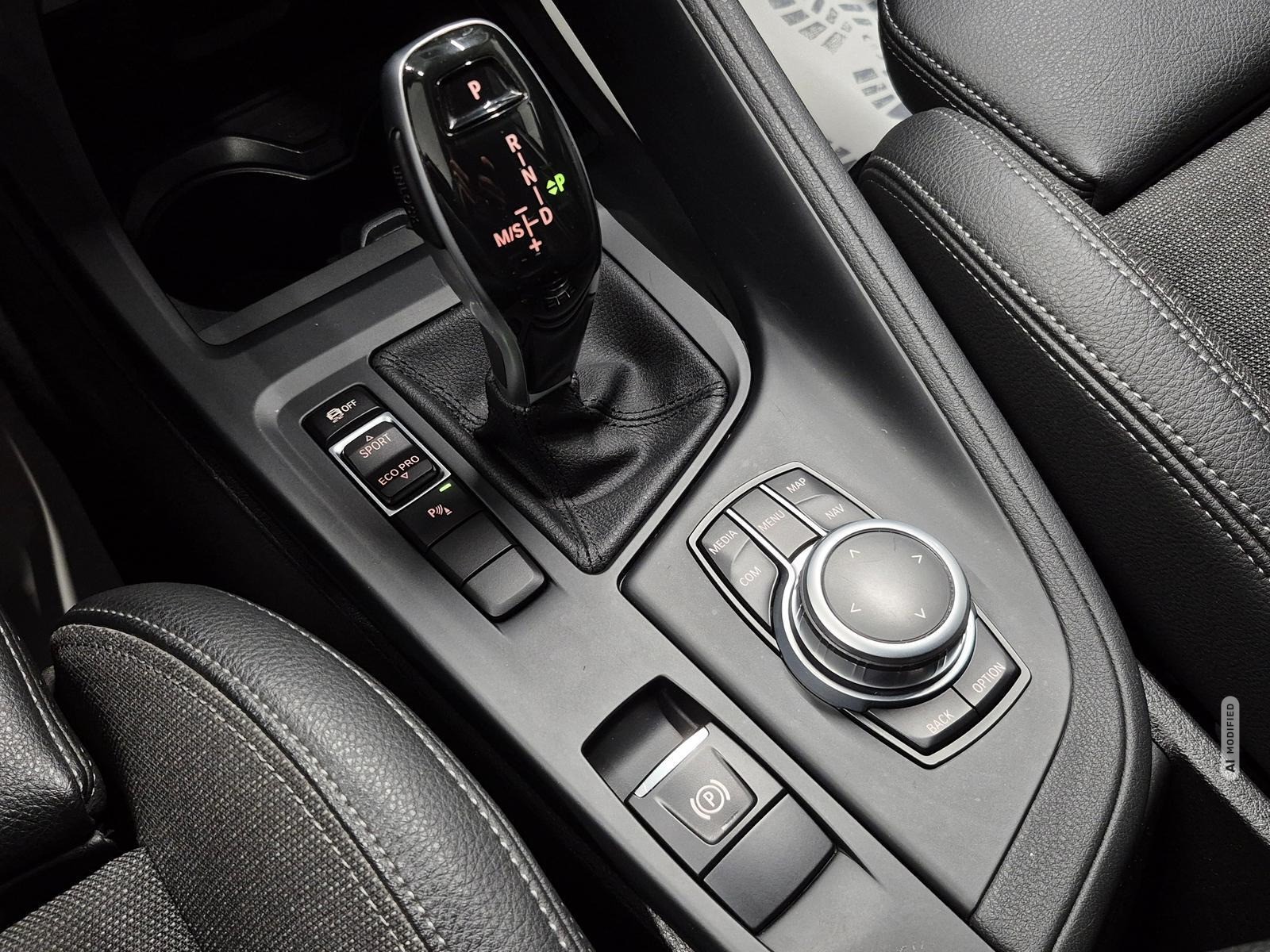 BMW X1 Advantage LED/Navi/AHK/SHZ/Kam/elH/GRA/17-LM