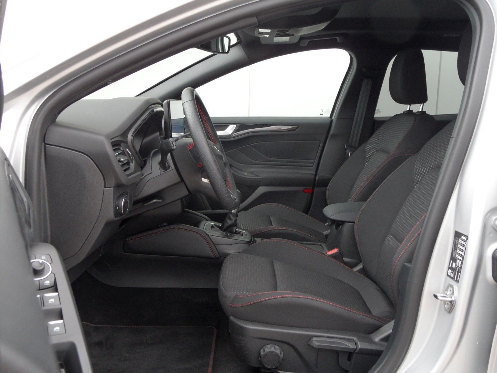 Ford Focus Turnier ST-Line X+Cam+Panoramadach+AHK+AT
