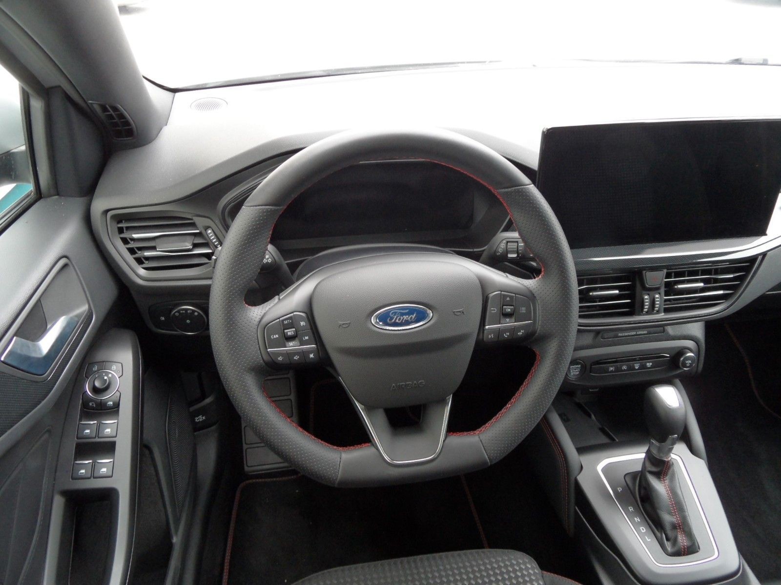 Ford Focus Turnier ST-Line X+Cam+Panoramadach+AHK+AT