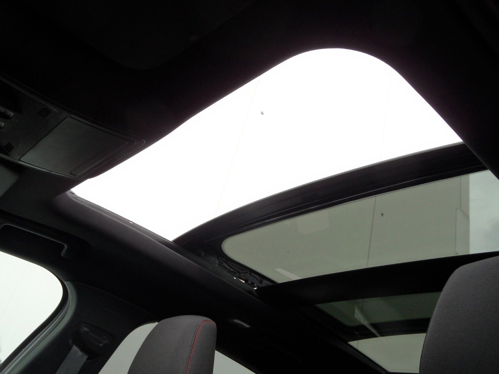 Ford Focus Turnier ST-Line X+Cam+Panoramadach+AHK+AT