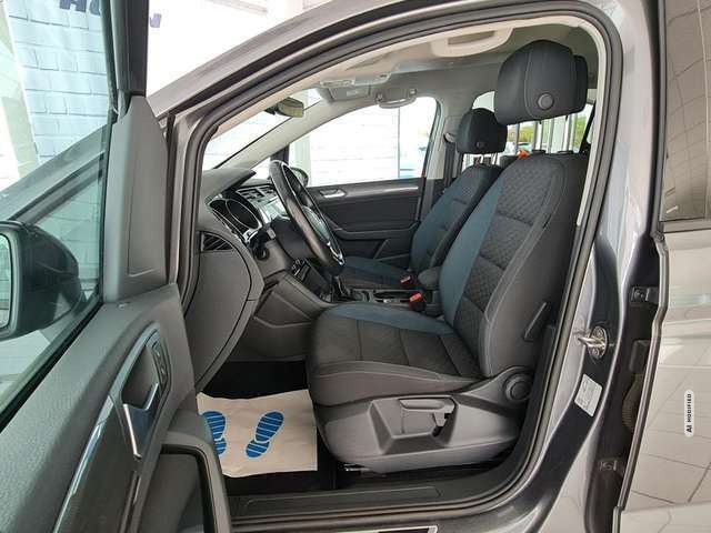 Volkswagen Touran IQ DRIVE, 7 Sitzer, R-Line, AHK ,Kamera, LED, Navi