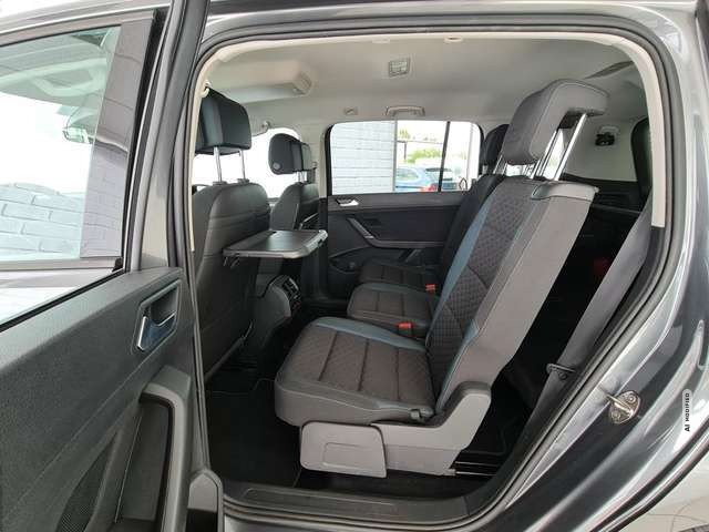Volkswagen Touran IQ DRIVE, 7 Sitzer, R-Line, AHK ,Kamera, LED, Navi