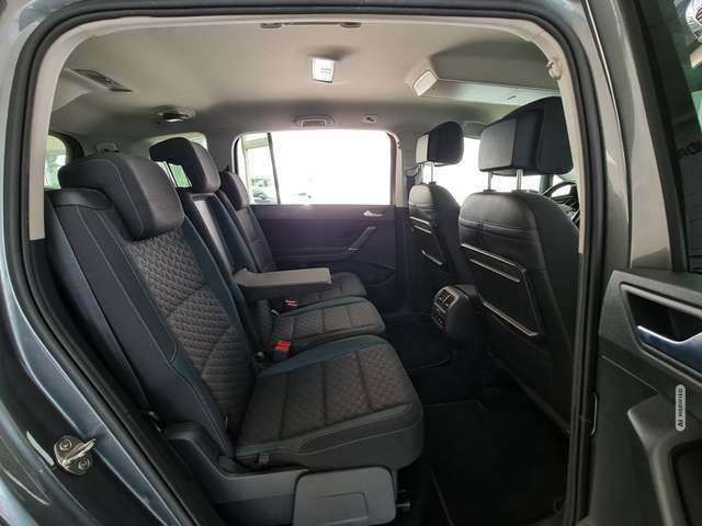 Volkswagen Touran IQ DRIVE, 7 Sitzer, R-Line, AHK ,Kamera, LED, Navi
