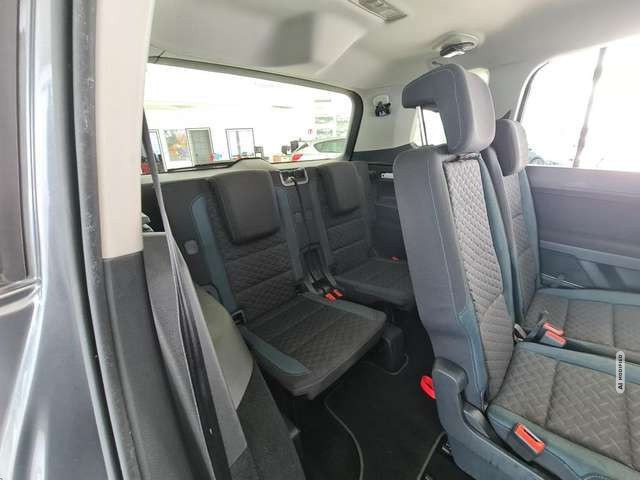Volkswagen Touran IQ DRIVE, 7 Sitzer, R-Line, AHK ,Kamera, LED, Navi