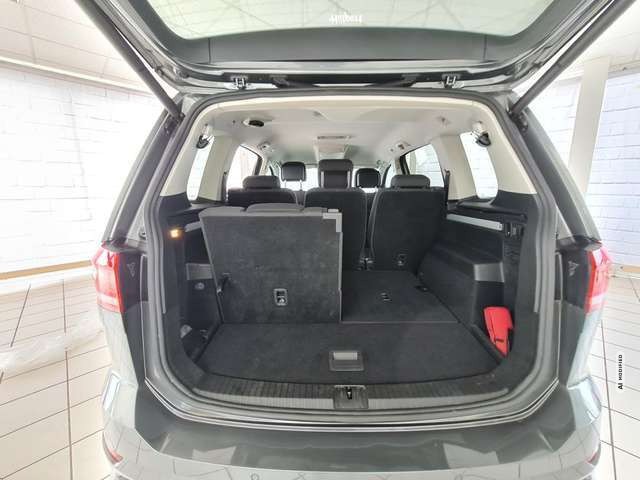 Volkswagen Touran IQ DRIVE, 7 Sitzer, R-Line, AHK ,Kamera, LED, Navi