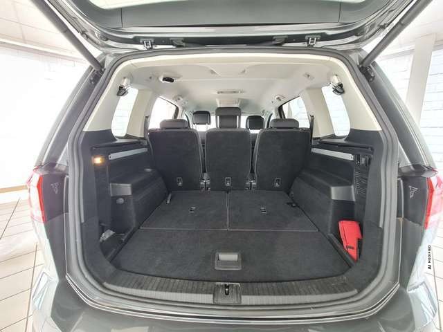Volkswagen Touran IQ DRIVE, 7 Sitzer, R-Line, AHK ,Kamera, LED, Navi