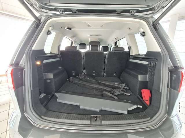 Volkswagen Touran IQ DRIVE, 7 Sitzer, R-Line, AHK ,Kamera, LED, Navi