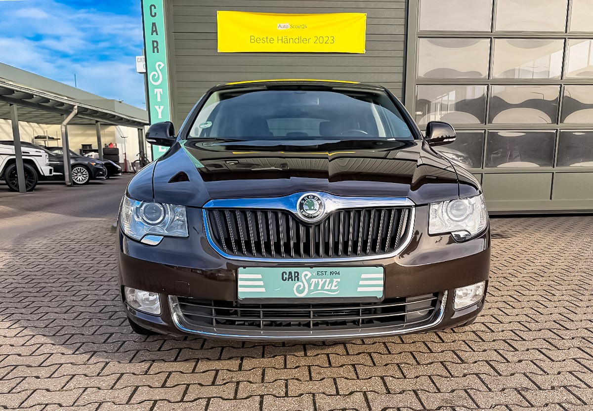 Skoda Superb 1.8 TSI Ambition 1.Hand SHZ AHK Xenon