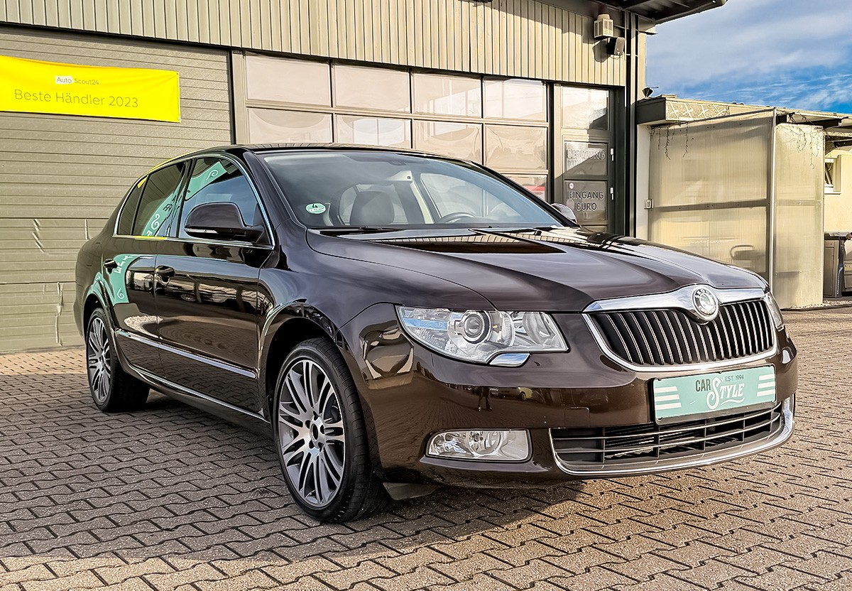 Skoda Superb 1.8 TSI Ambition 1.Hand SHZ AHK Xenon