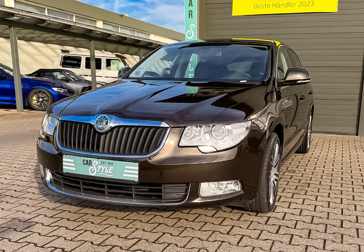 Skoda Superb 1.8 TSI Ambition 1.Hand SHZ AHK Xenon