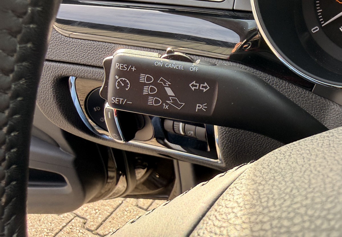 Skoda Superb 1.8 TSI Ambition 1.Hand SHZ AHK Xenon