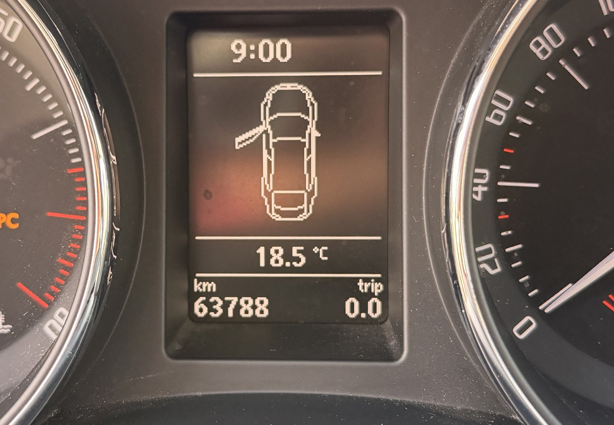 Skoda Superb 1.8 TSI Ambition 1.Hand SHZ AHK Xenon