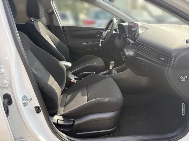 Hyundai i20 FL (MY25) 1.0 T-GDI (100 PS) 7-DCT Prime Navi Digitales Cockpit Soundsystem 
