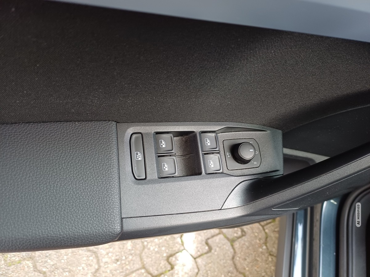 Seat Arona 1.5 TSI FR DSG SHZ KLIMA ALU AHK LED W-PAKET NAVI  PDC