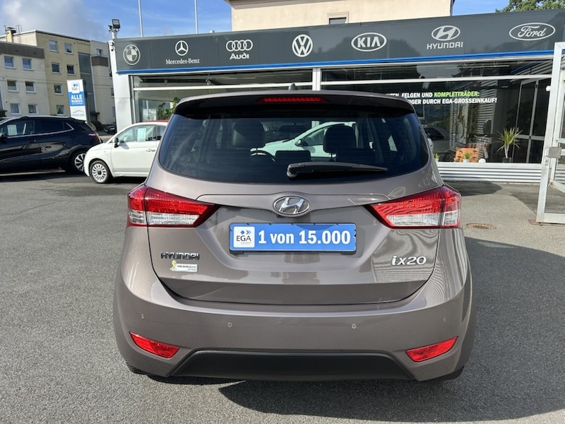 Hyundai ix20 1.6 FIFA WORLD CUP EDITION AUTOM*KLIMA*SHZG*NAVI*R-CAM