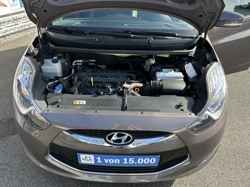 Hyundai ix20 1.6 FIFA WORLD CUP EDITION AUTOM*KLIMA*SHZG*NAVI*R-CAM