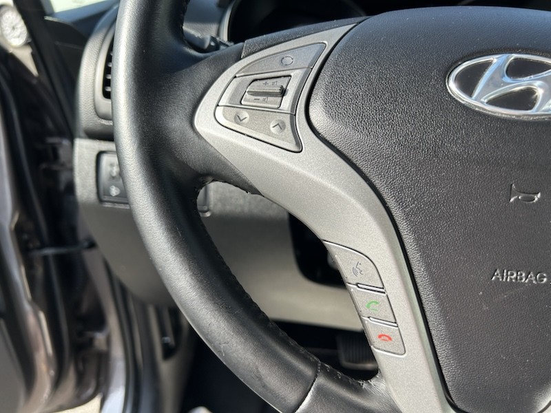 Hyundai ix20 1.6 FIFA WORLD CUP EDITION AUTOM*KLIMA*SHZG*NAVI*R-CAM