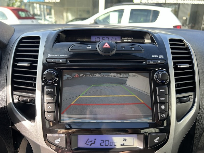 Hyundai ix20 1.6 FIFA WORLD CUP EDITION AUTOM*KLIMA*SHZG*NAVI*R-CAM