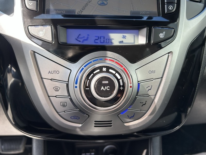Hyundai ix20 1.6 FIFA WORLD CUP EDITION AUTOM*KLIMA*SHZG*NAVI*R-CAM