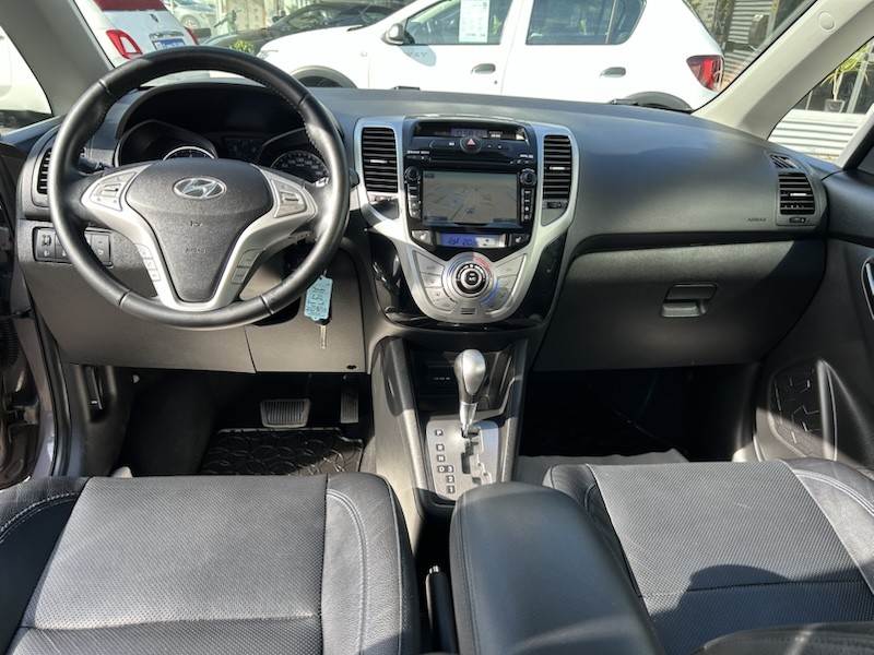 Hyundai ix20 1.6 FIFA WORLD CUP EDITION AUTOM*KLIMA*SHZG*NAVI*R-CAM