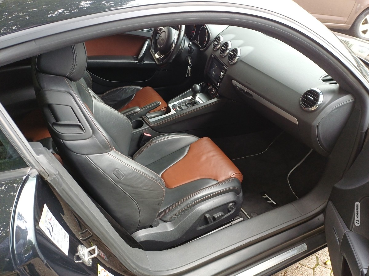 Audi TT 2.0 TFSI COUPE*2H*S_LINE*LEDER*BOSE*NAVI*SCHECKHEFT