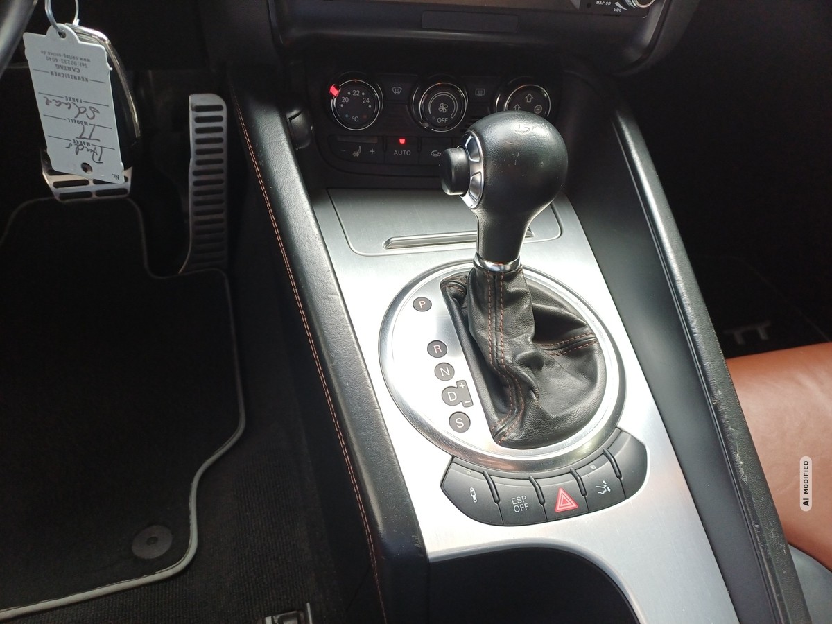 Audi TT 2.0 TFSI COUPE*2H*S_LINE*LEDER*BOSE*NAVI*SCHECKHEFT