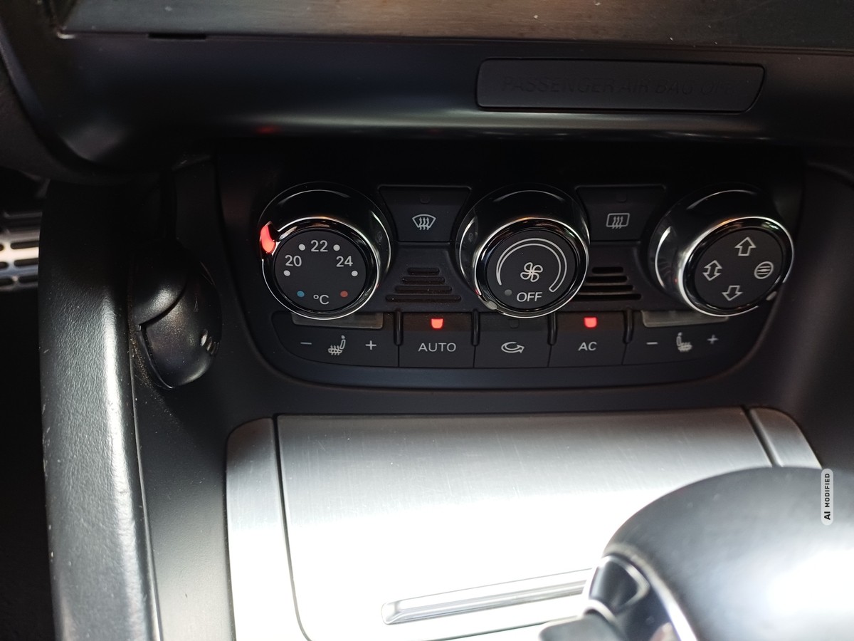 Audi TT 2.0 TFSI COUPE*2H*S_LINE*LEDER*BOSE*NAVI*SCHECKHEFT