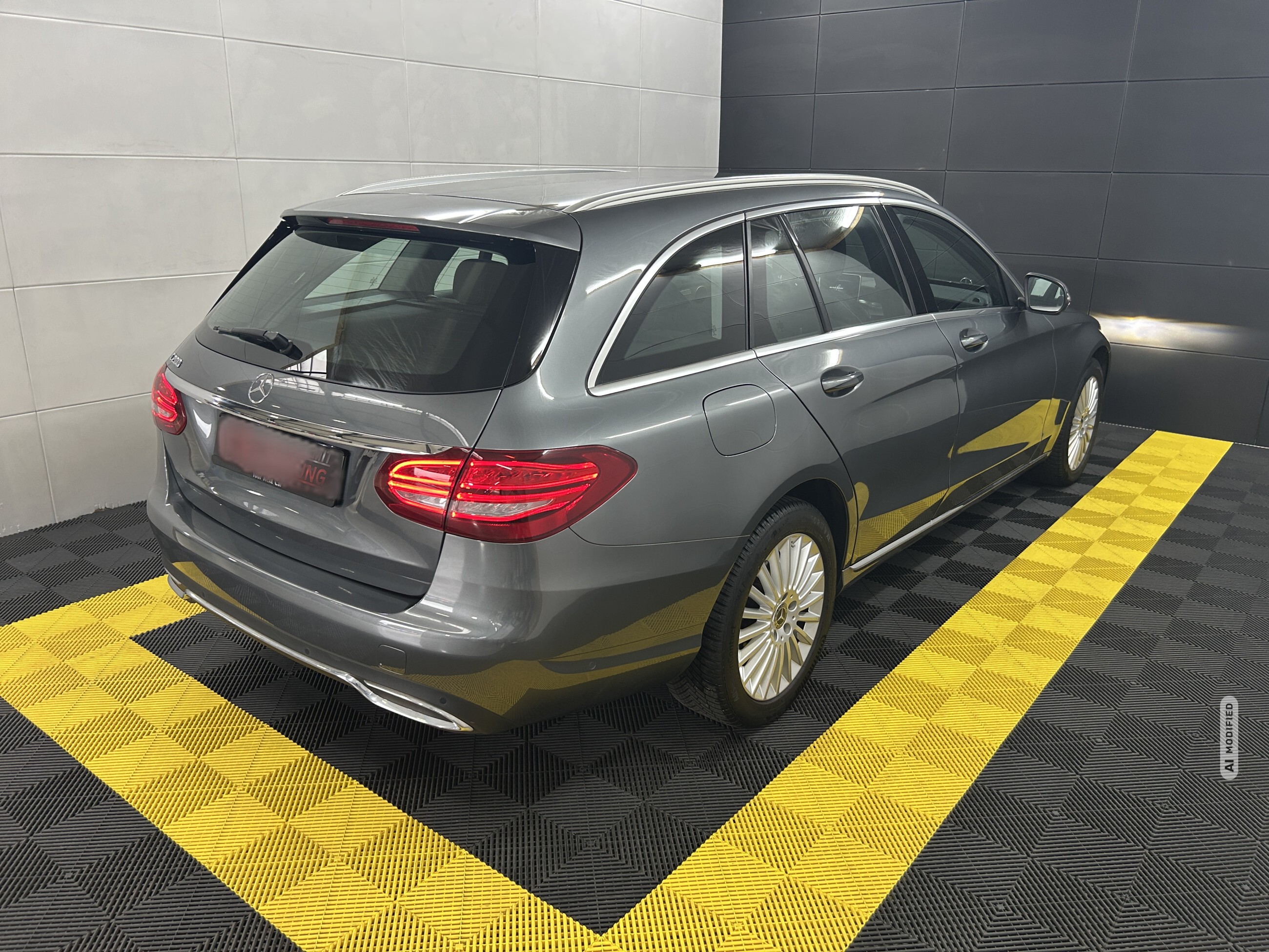 Mercedes-Benz C 200 CGI+AHK+LED+Ambi+TEMP+TOTW+Navi+SHZ+APA