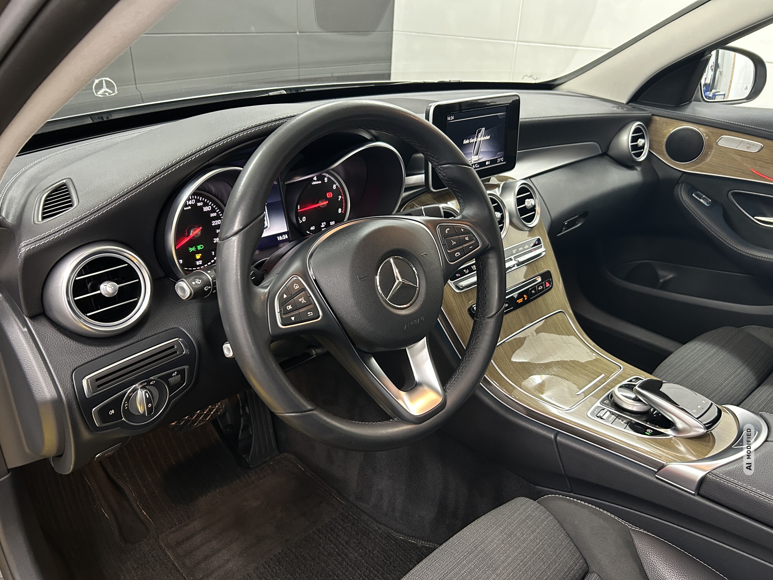 Mercedes-Benz C 200 CGI+AHK+LED+Ambi+TEMP+TOTW+Navi+SHZ+APA