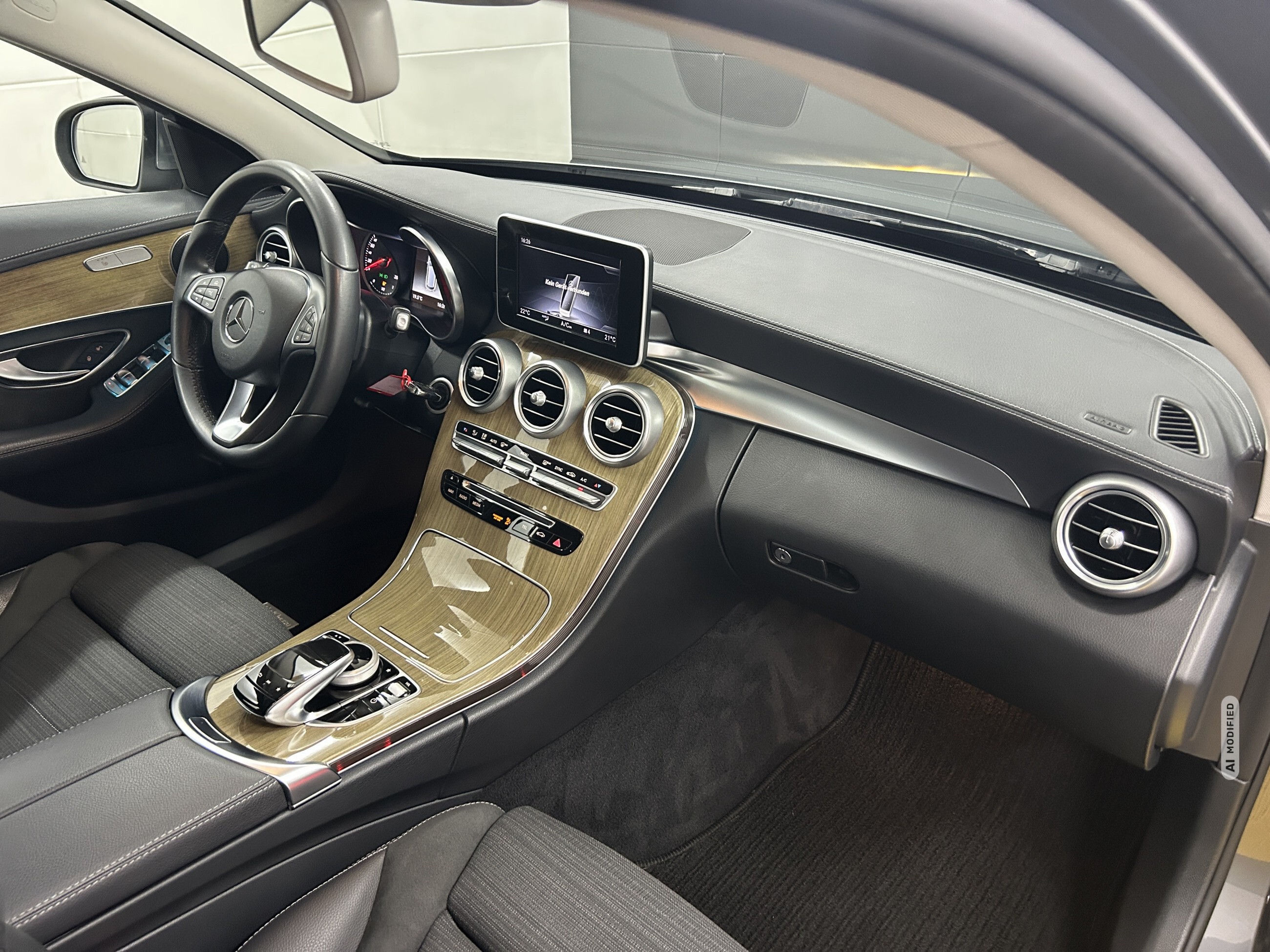 Mercedes-Benz C 200 CGI+AHK+LED+Ambi+TEMP+TOTW+Navi+SHZ+APA