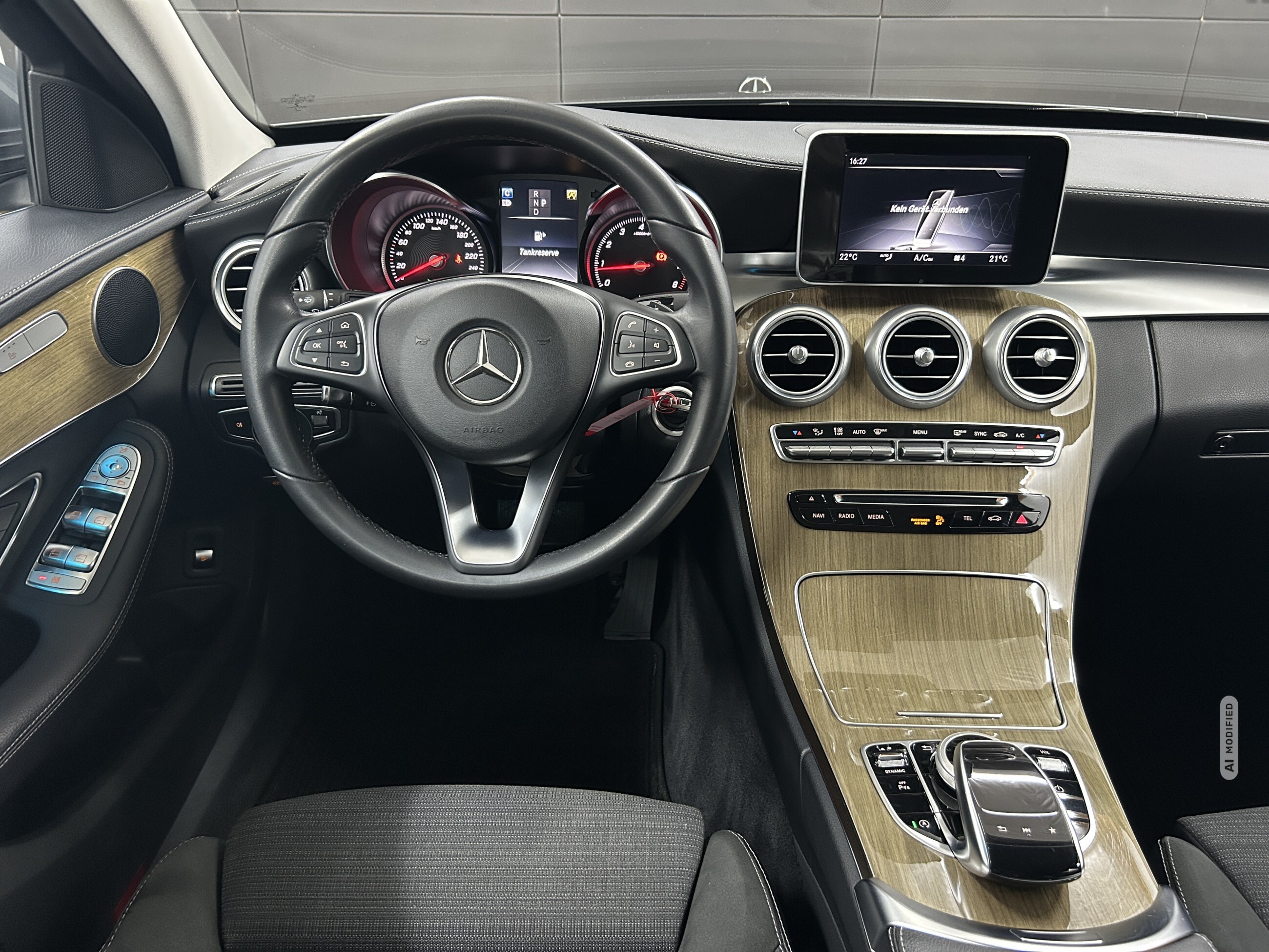 Mercedes-Benz C 200 CGI+AHK+LED+Ambi+TEMP+TOTW+Navi+SHZ+APA