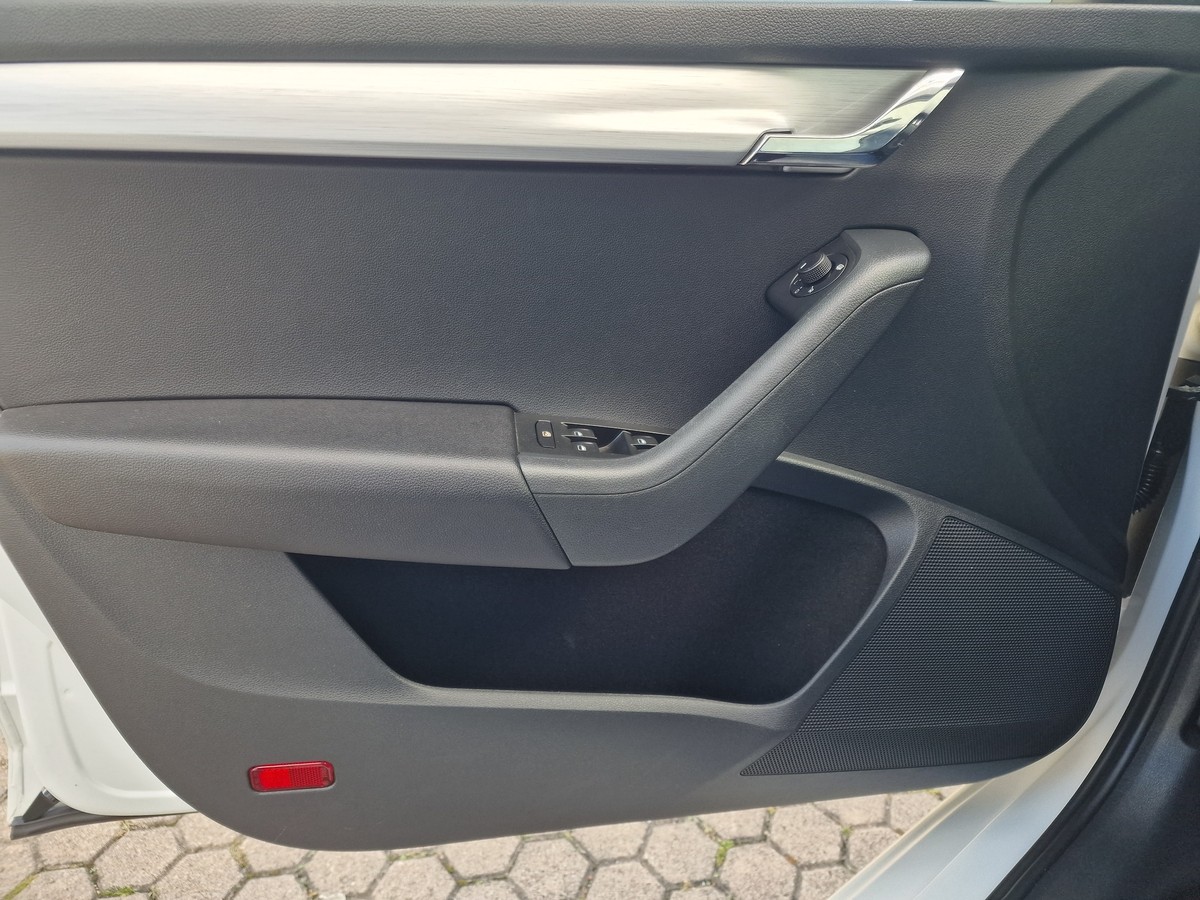Skoda Octavia  TSI Edition*Navi*Xenon*Tempomat*17 Zoll