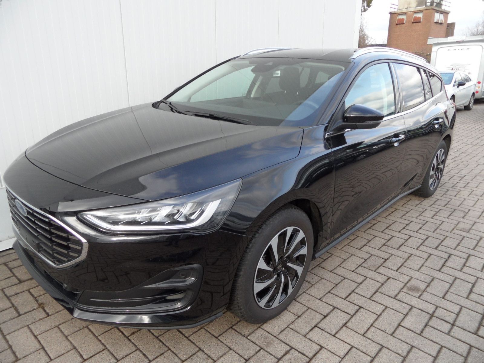 Ford Focus 1,0 Turnier Titanium+Navi+Sitzhzg.