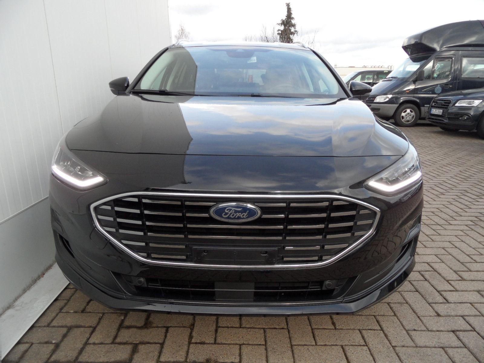 Ford Focus 1,0 Turnier Titanium+Navi+Sitzhzg.