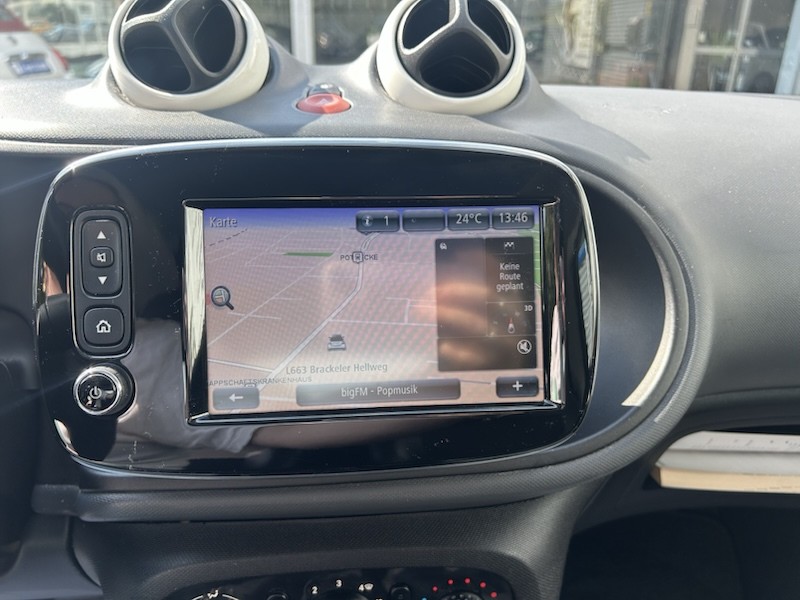 Smart ForTwo COUPE TWINAMIC  KLIMA*PANORAMAD*LEDER*SHZG*NAVI
