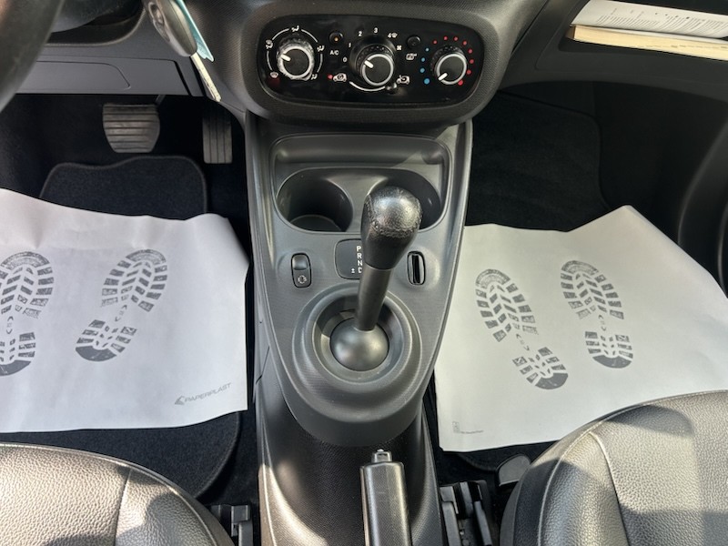 Smart ForTwo COUPE TWINAMIC  KLIMA*PANORAMAD*LEDER*SHZG*NAVI