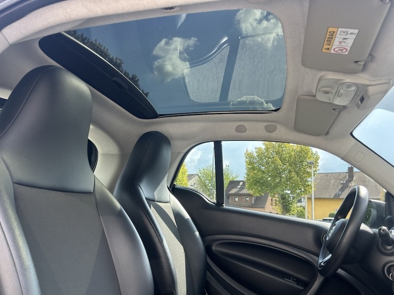 Smart ForTwo COUPE TWINAMIC  KLIMA*PANORAMAD*LEDER*SHZG*NAVI