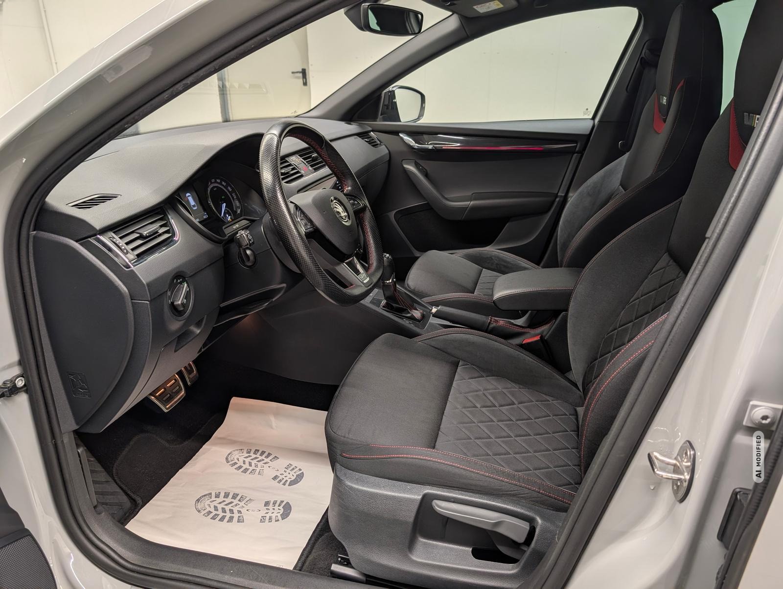 Skoda Octavia Combi RS LED/Navi/DAB/AHK/SHZ/PDC/18-LM