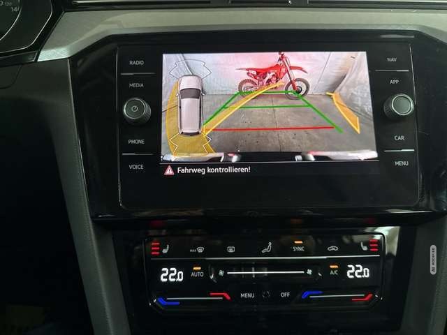 Volkswagen Passat 2.0TDI Business MATRIX KAMERA IQ.NAVI ACC
