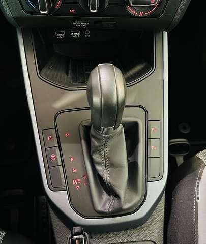 Seat Arona 1.0 TSI Style DSG SHZ LED NAVI KAM PDC v+h