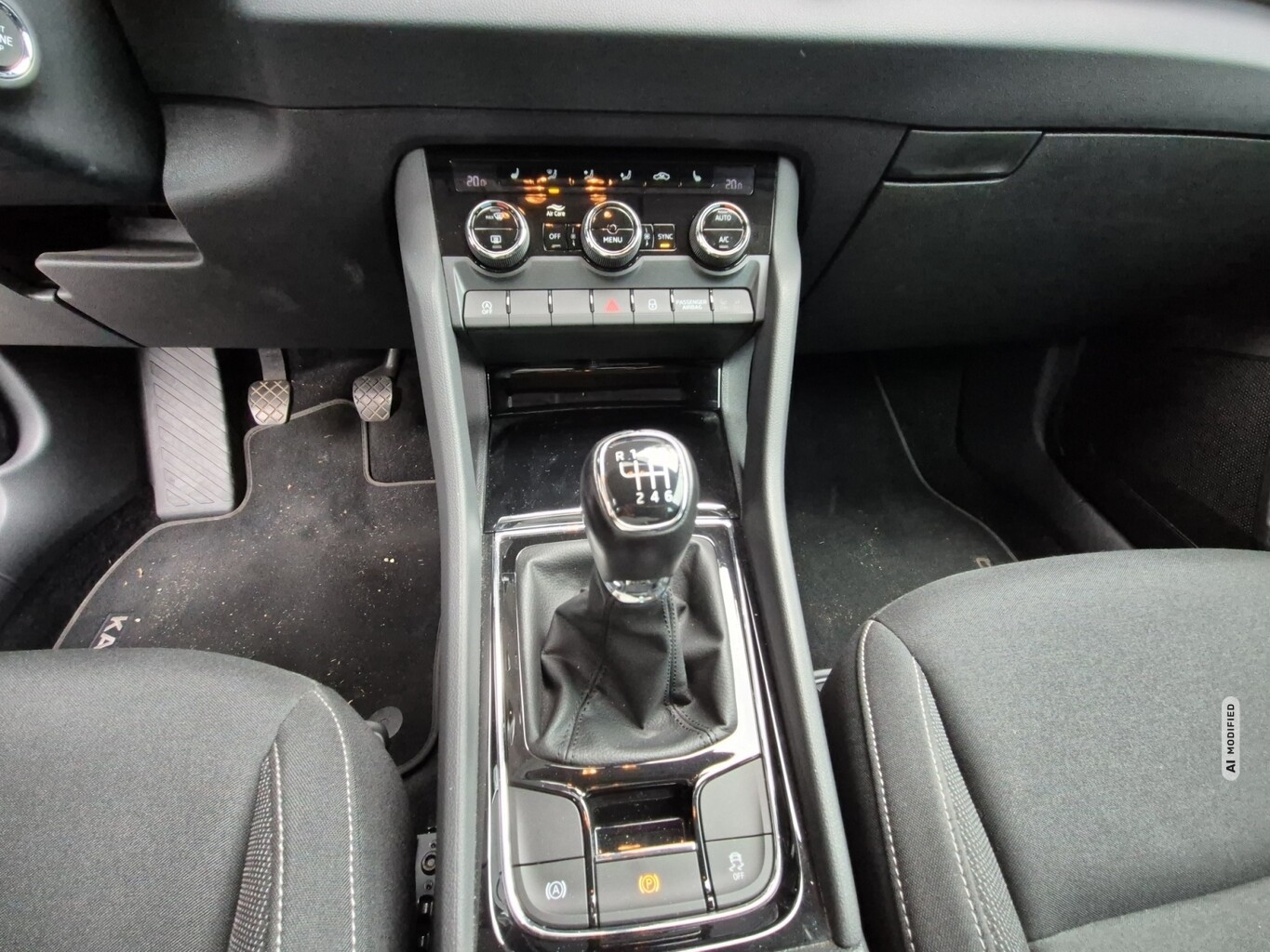 Skoda Karoq 1.0 TSI 110 Ambition LED AHK Kam WinterP
