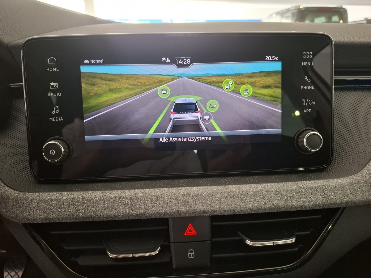 Skoda Scala 1.0 TSI AHK SHZ 5 Jahre Garantie