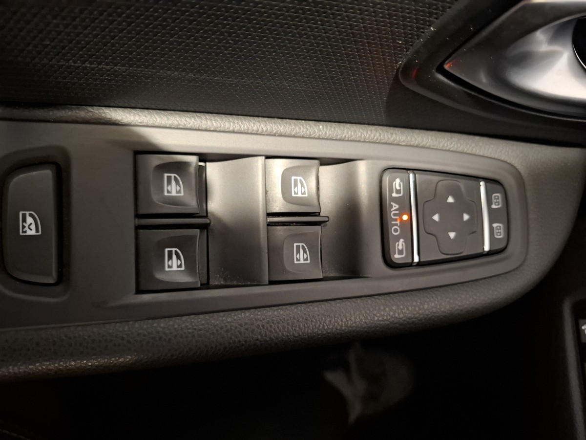 Renault Clio Limited PDC Navi Keyless