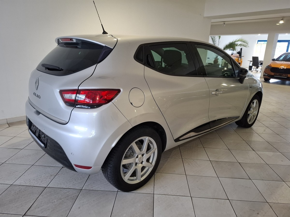 Renault Clio Limited PDC Navi Keyless