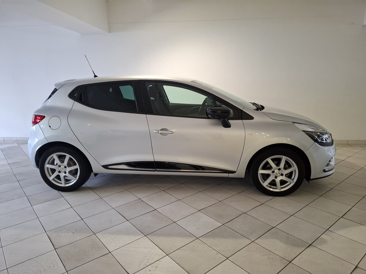 Renault Clio Limited PDC Navi Keyless