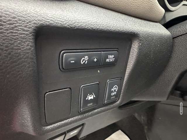 Nissan Micra Tekna 