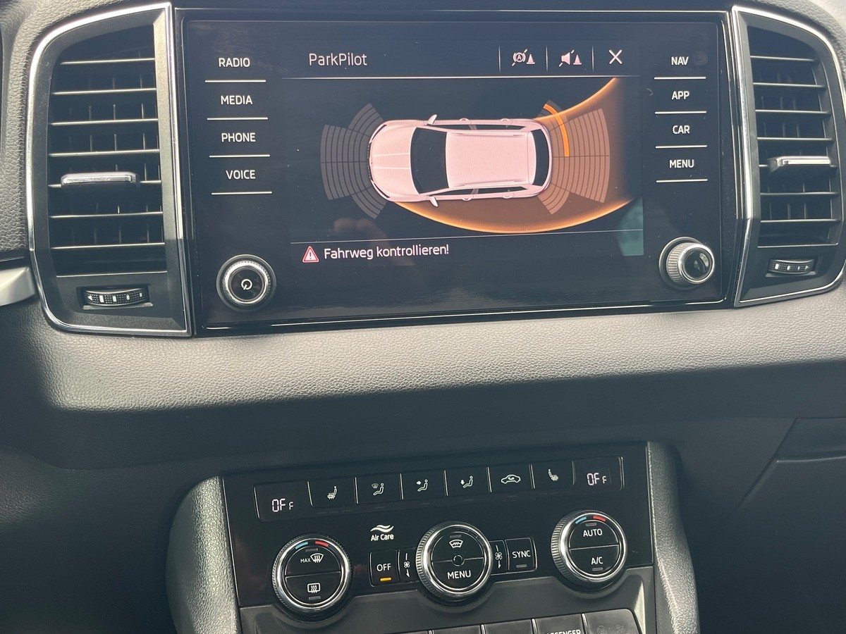 Skoda Karoq 2.0 TDI Style 4x4 NAVI LED AHK