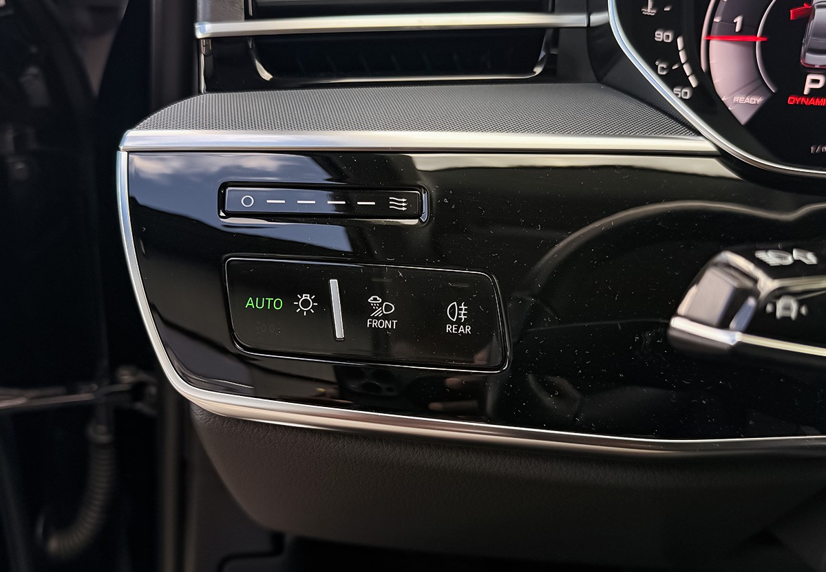 Audi A8 50 3.0 TDI quattro Matrix SHZ Navi 