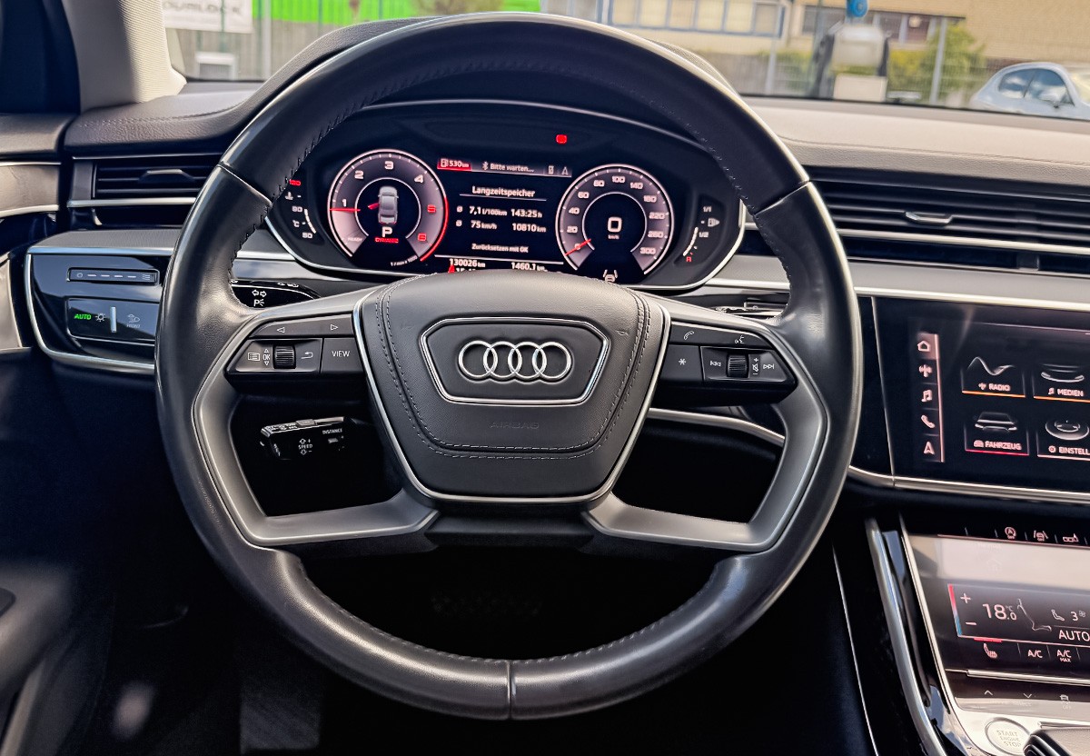 Audi A8 50 3.0 TDI quattro Matrix SHZ Navi 