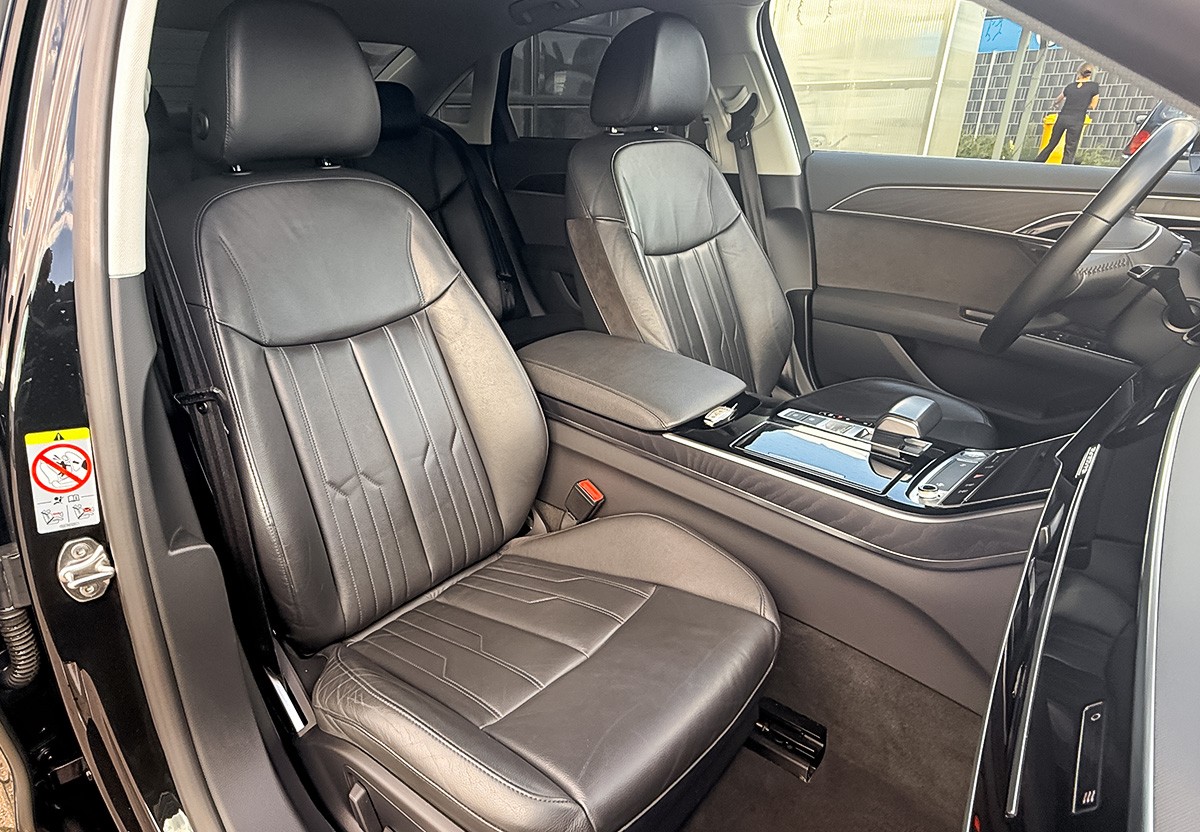 Audi A8 50 3.0 TDI quattro Matrix SHZ Navi 
